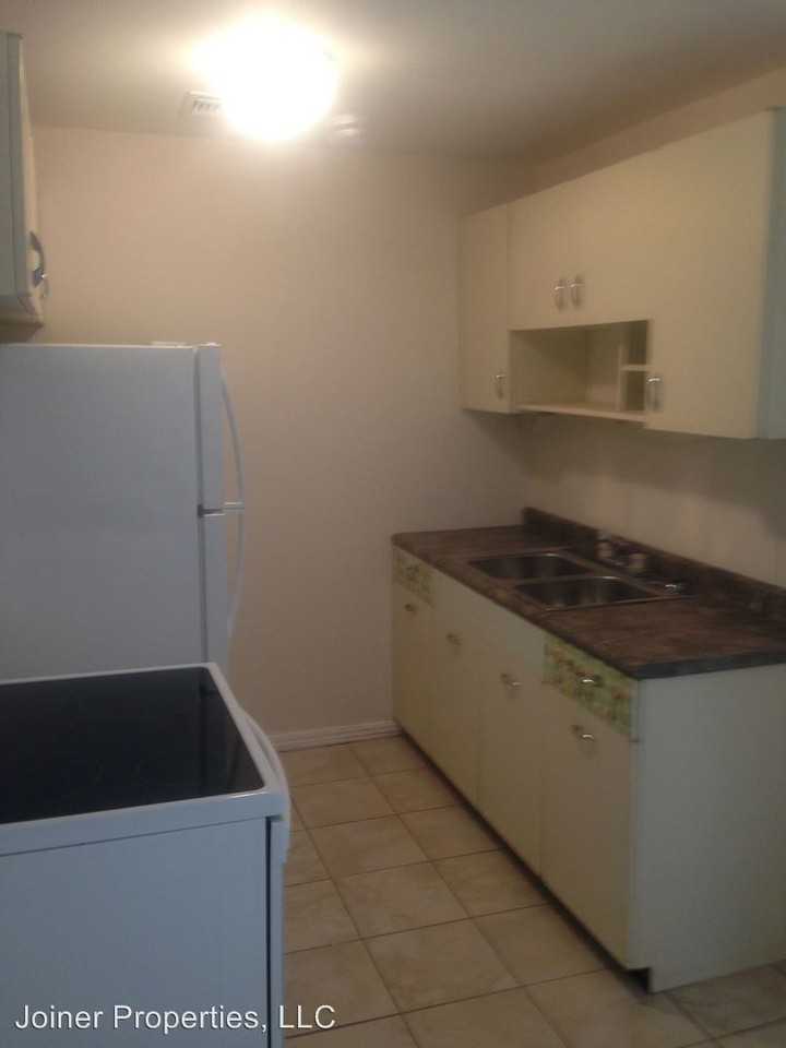 451 W 11th St - Photo 3 of 10