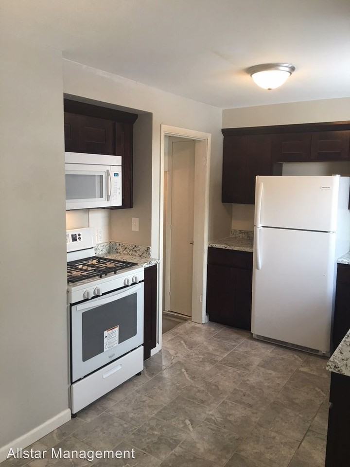 438 E 314th St - Photo 3 of 7