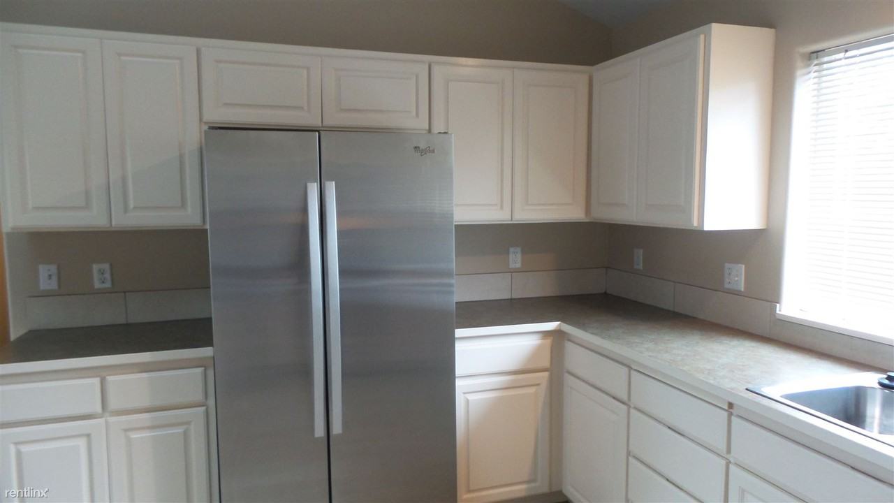 2822 Shirley St - Photo 3 of 25