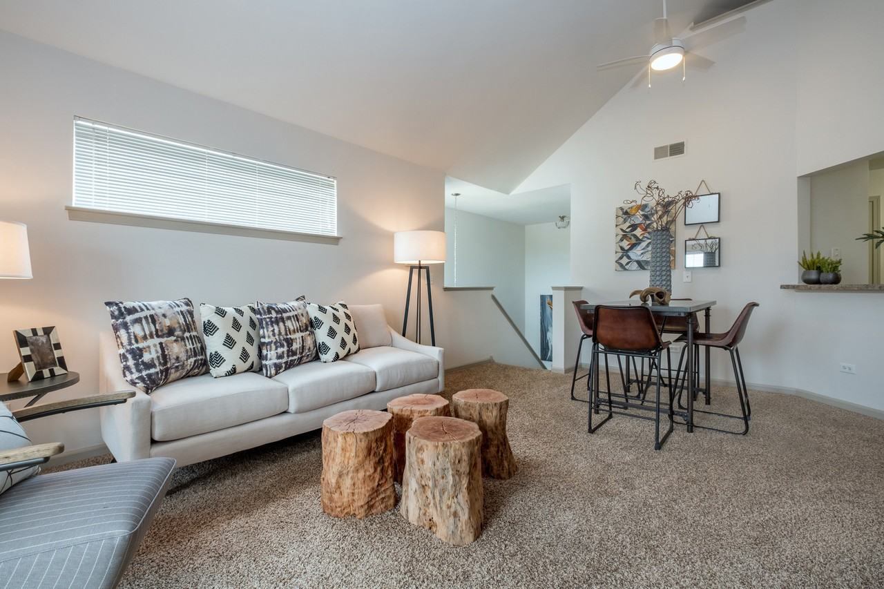 The Aventine at Oakhurst North - Photo 2 of 31