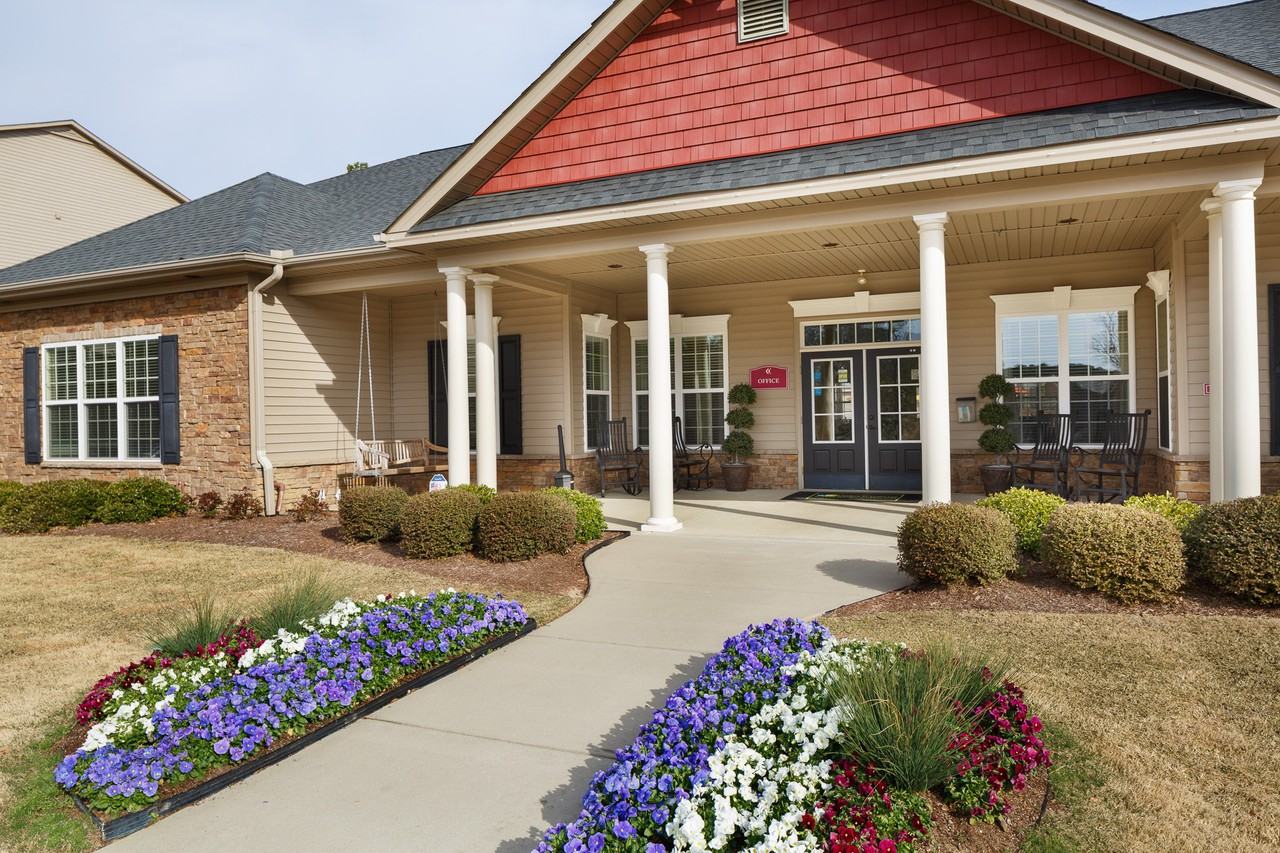 West Park Apartments - Photo 3 of 33