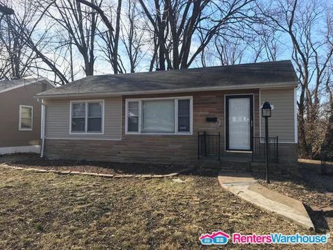 9112 Bel Cour Dr - Photo 2 of 15