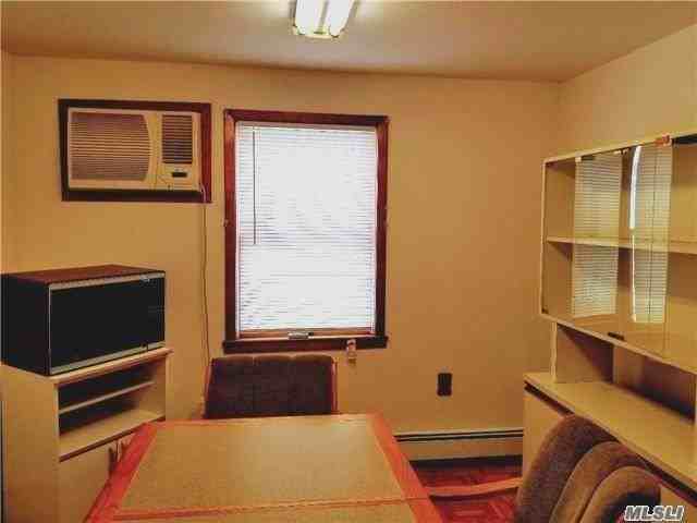 1322 Herald Ave - Photo 3 of 6