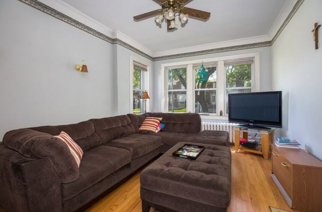 9530 S Claremont Ave #1 - Photo 2 of 17