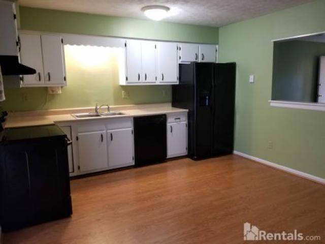8 Delphi Dr - Photo 3 of 4