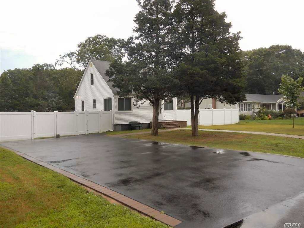 81 Corbin Ave - Photo 2 of 20