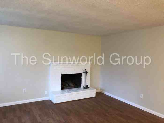 13813 NE 35th Cir - Photo 3 of 17