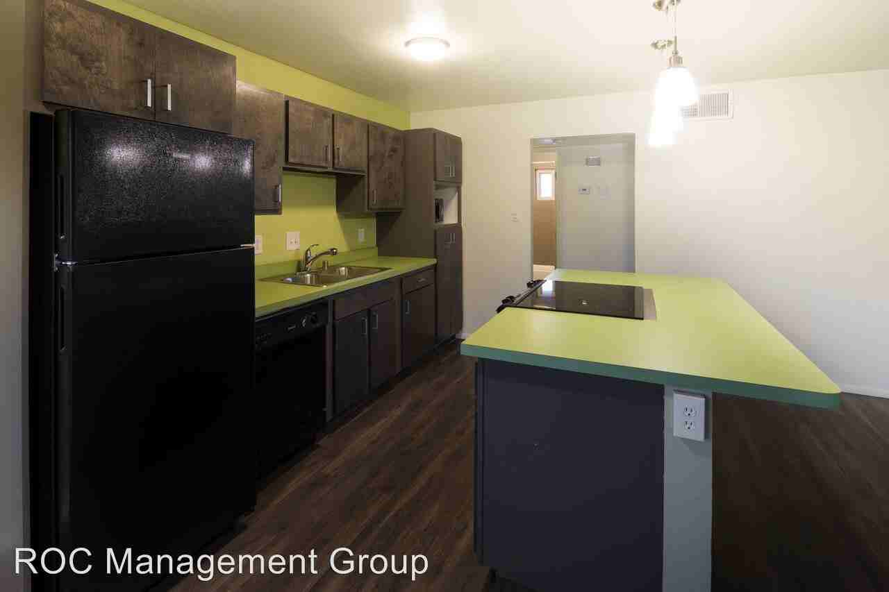 424 Jefferson NE - Photo 3 of 41