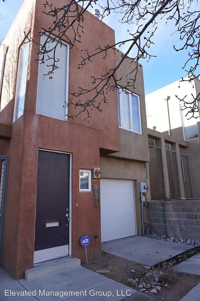 405 Ridge Pl NE - Photo 2 of 40