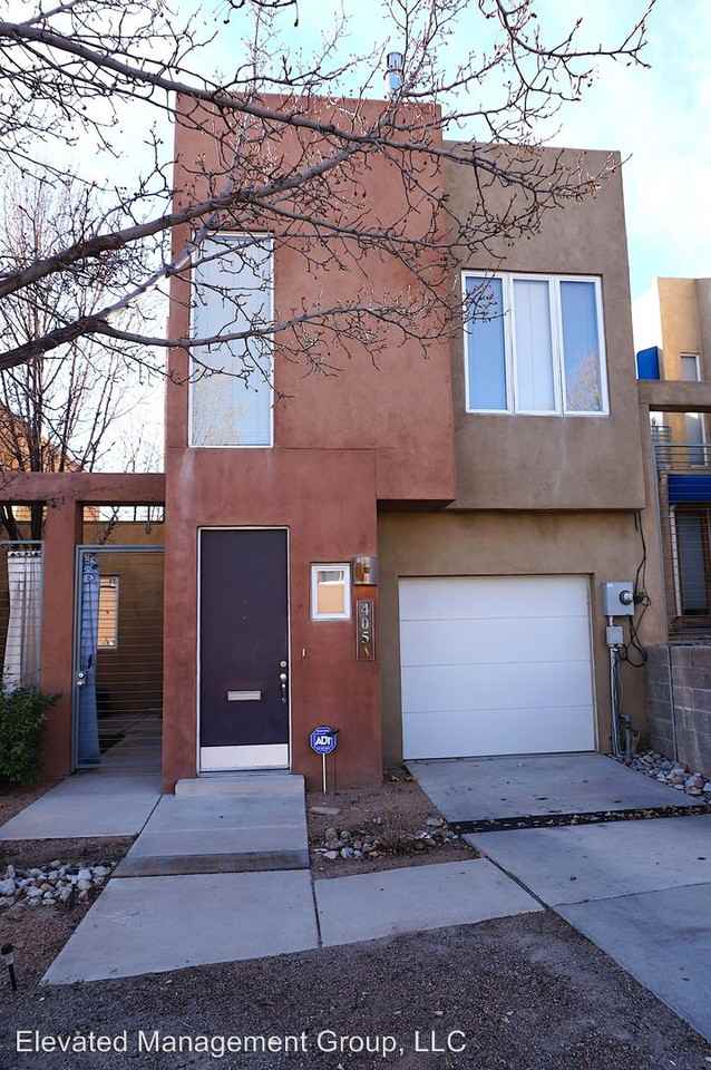 405 Ridge Pl NE - Photo 3 of 40