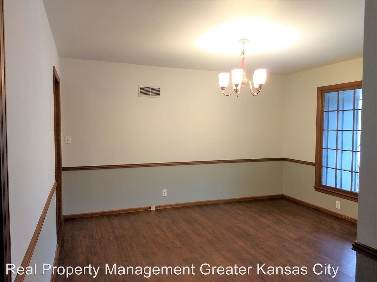 621 E 101st Terrace - Photo 3 of 7