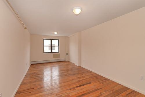 36 Hilton Ave #303 - Photo 3 of 6