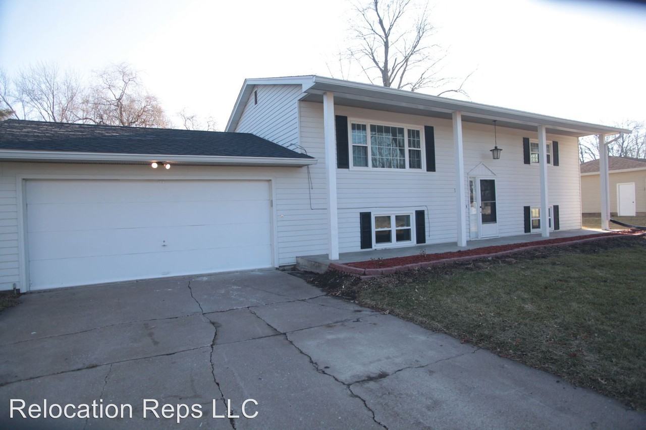 11611 3rd St - Photo 2 of 22