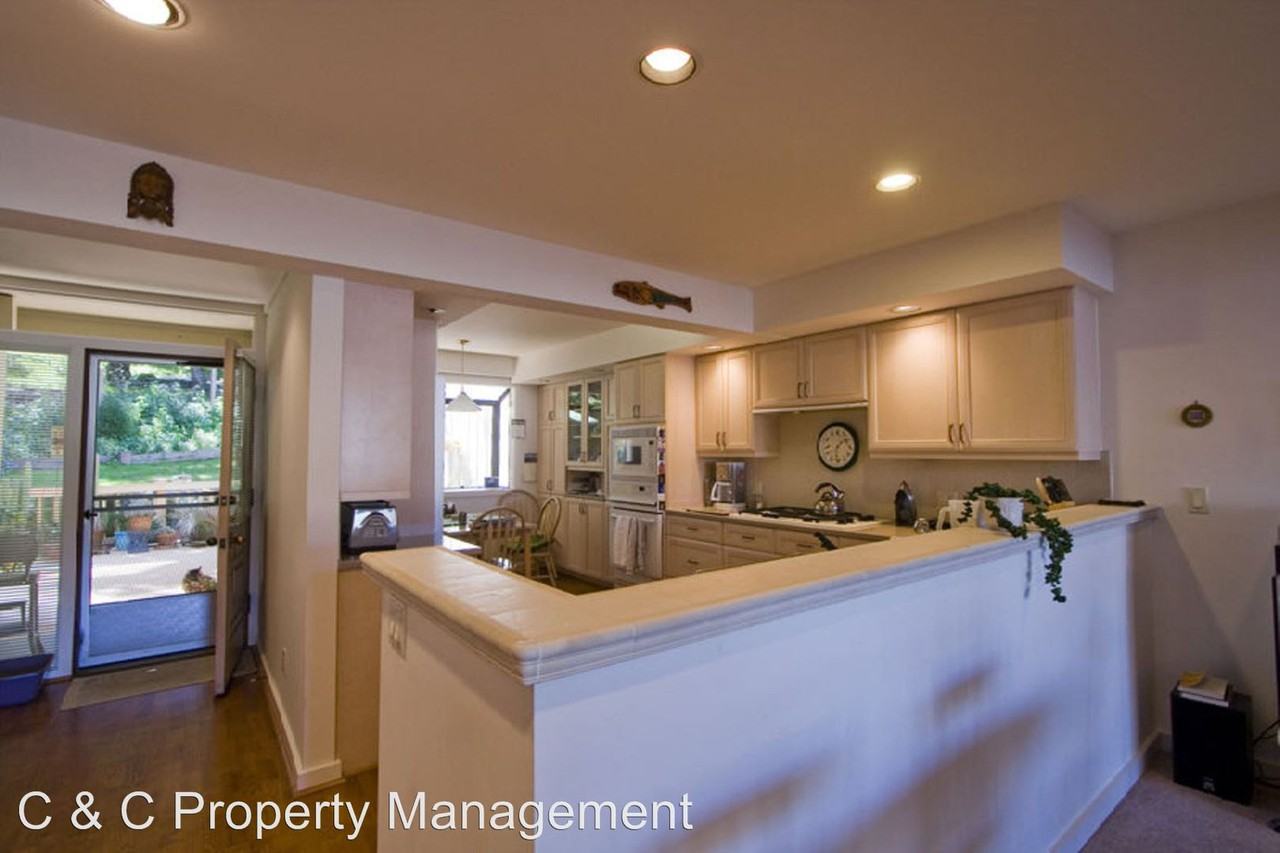 9667 Willow Ct - Photo 3 of 17