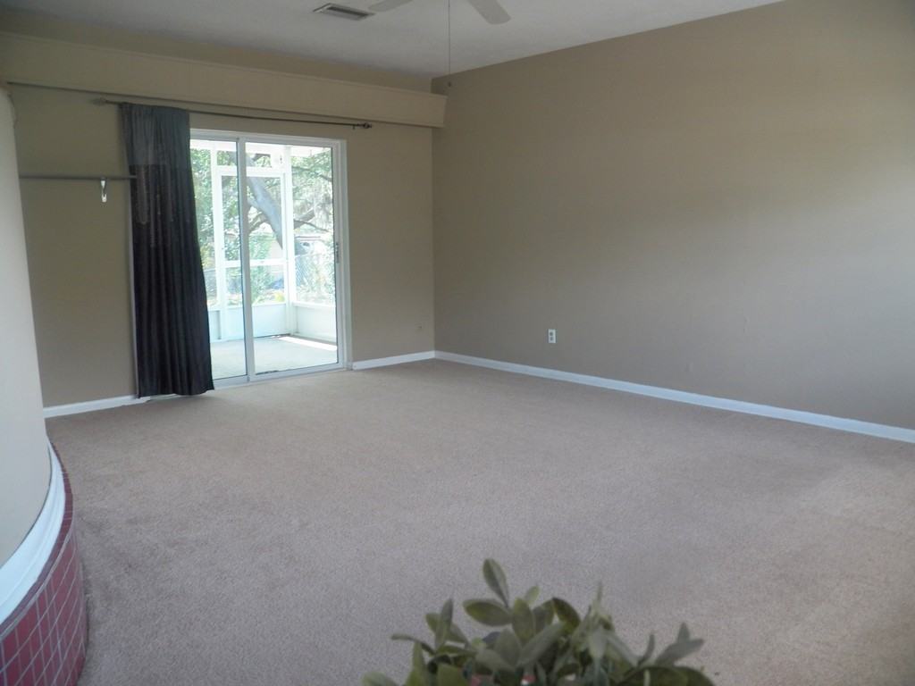 10711 N Ojus Dr - Photo 3 of 16