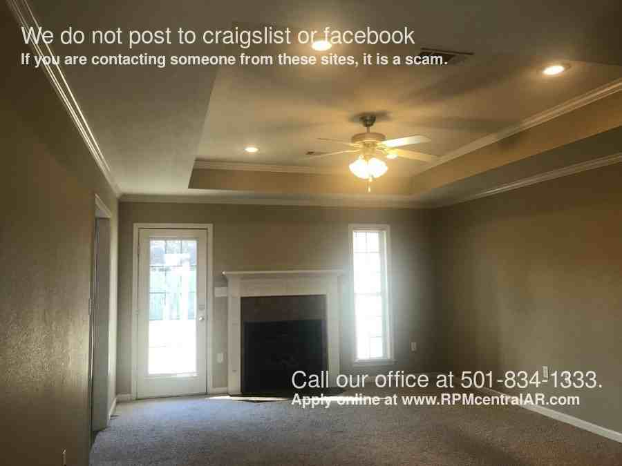 301 Franklin St - Photo 2 of 19