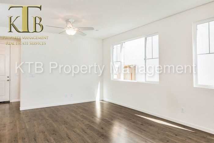 10924 Arrington Dr - Photo 3 of 24