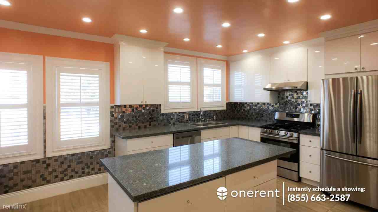1802 19th Ave - Photo 2 of 18