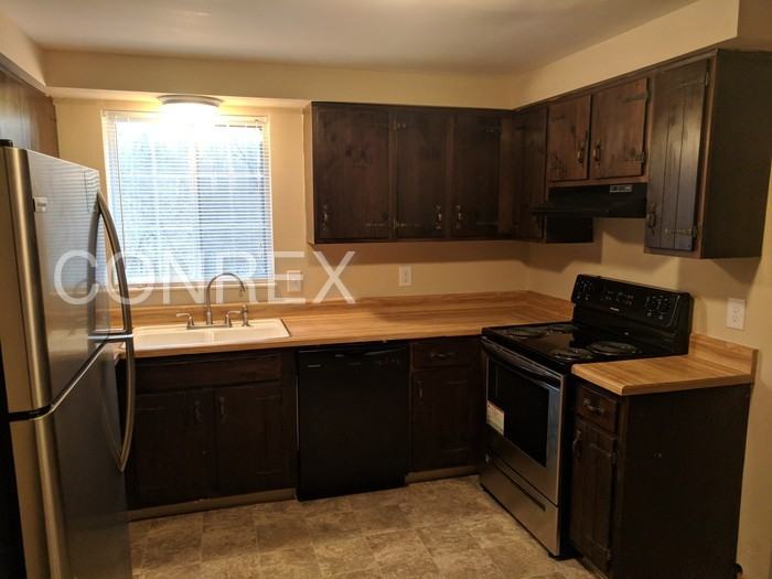 5650 Gander Rd E - Photo 2 of 10