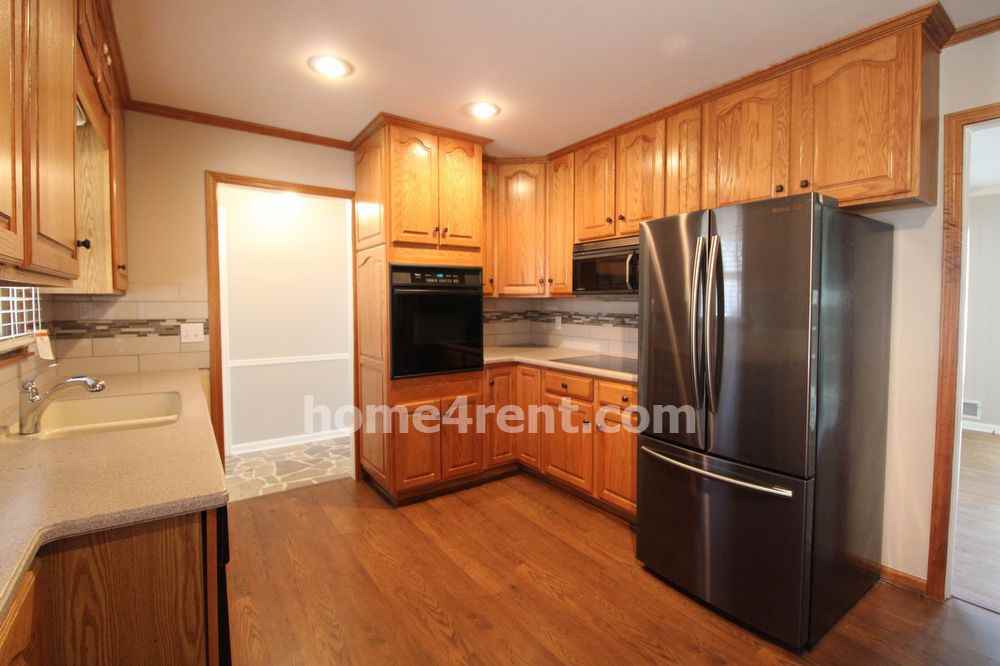 9622 Lowell Ave - Photo 3 of 27