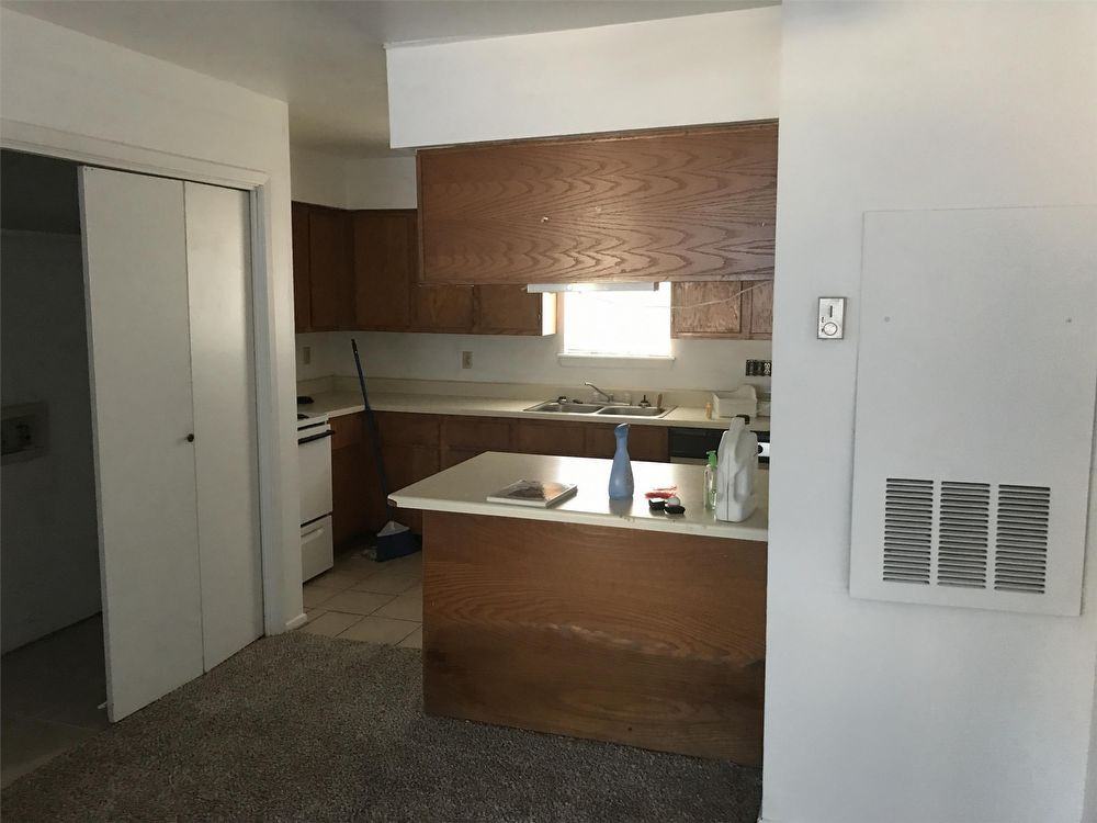 1002 Autumn Cir #A - Photo 2 of 10