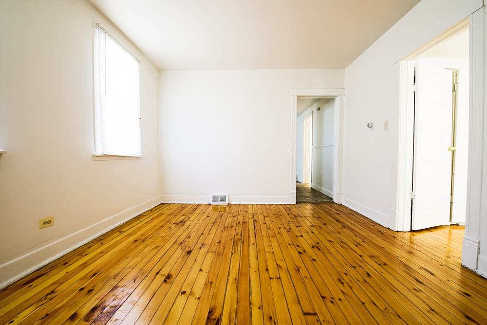 9600 S Avenue L - Photo 3 of 7