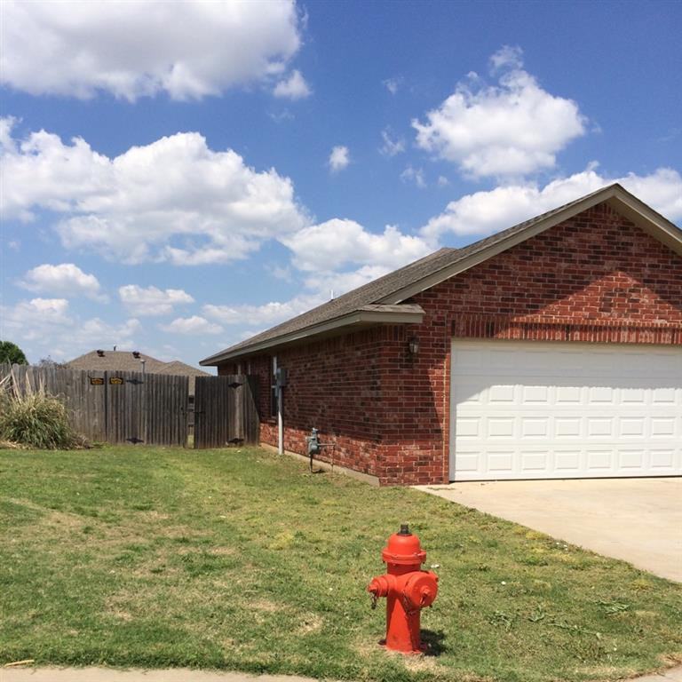 8509 SW 39th St - Photo 2 of 20