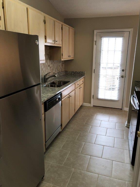 4205 Laurenwood Dr - Photo 3 of 14