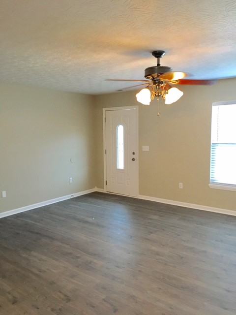 375 Clover Cove Dr - Photo 3 of 12