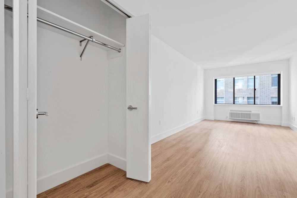 160 W 24th St #2C - Photo 2 of 5