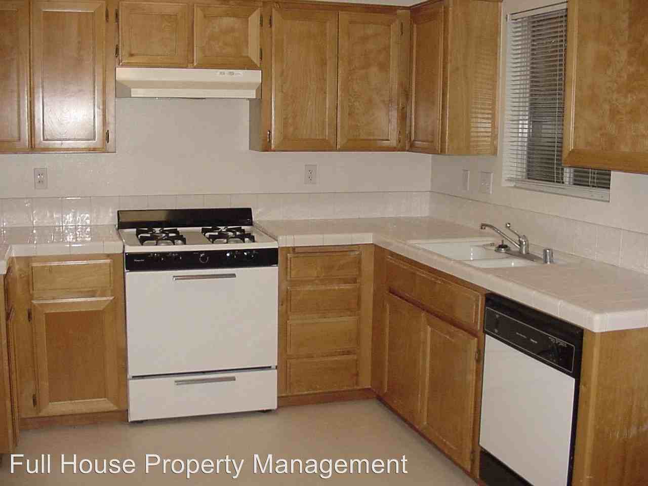 727 W Parkway Dr - Photo 2 of 2