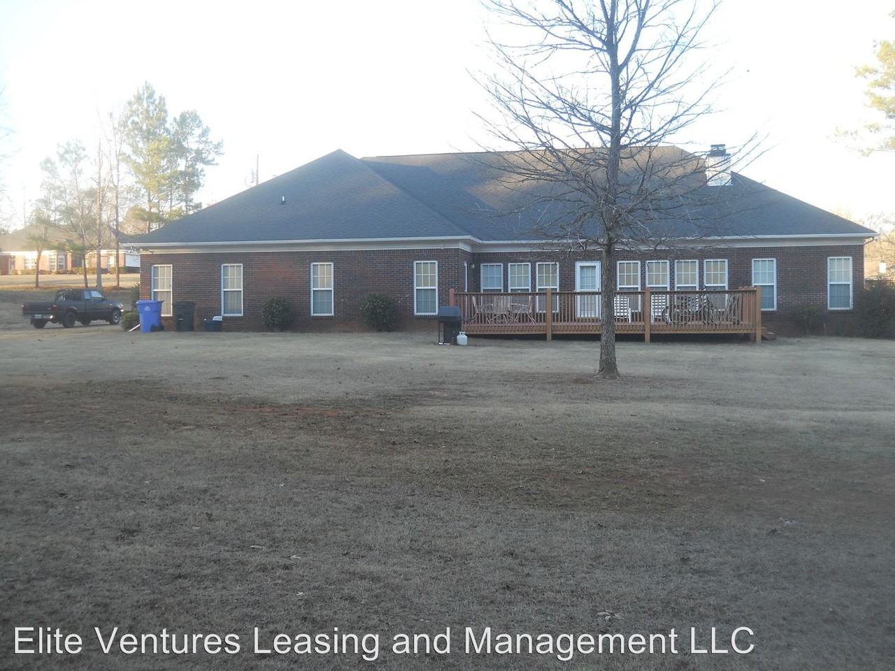 4009 Bentley Dr - Photo 2 of 5