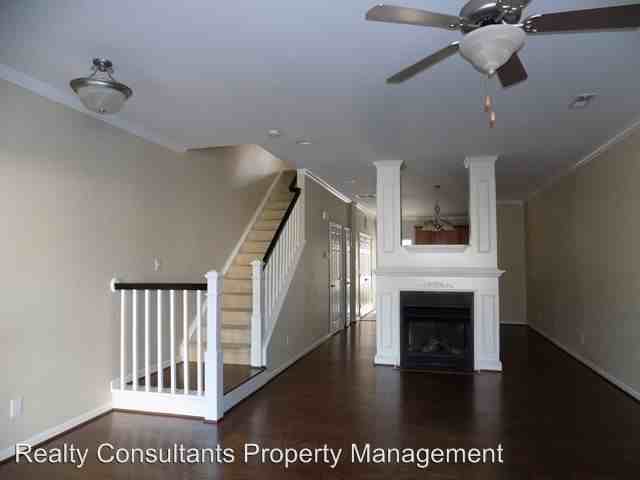 15 St Christopher Square - Photo 3 of 16