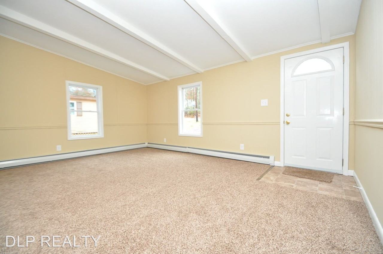 22 Gail Dr - Photo 3 of 24