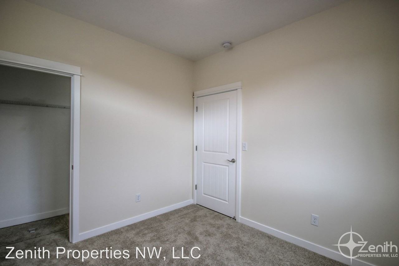 5030 NE 29th Ave - Photo 3 of 20