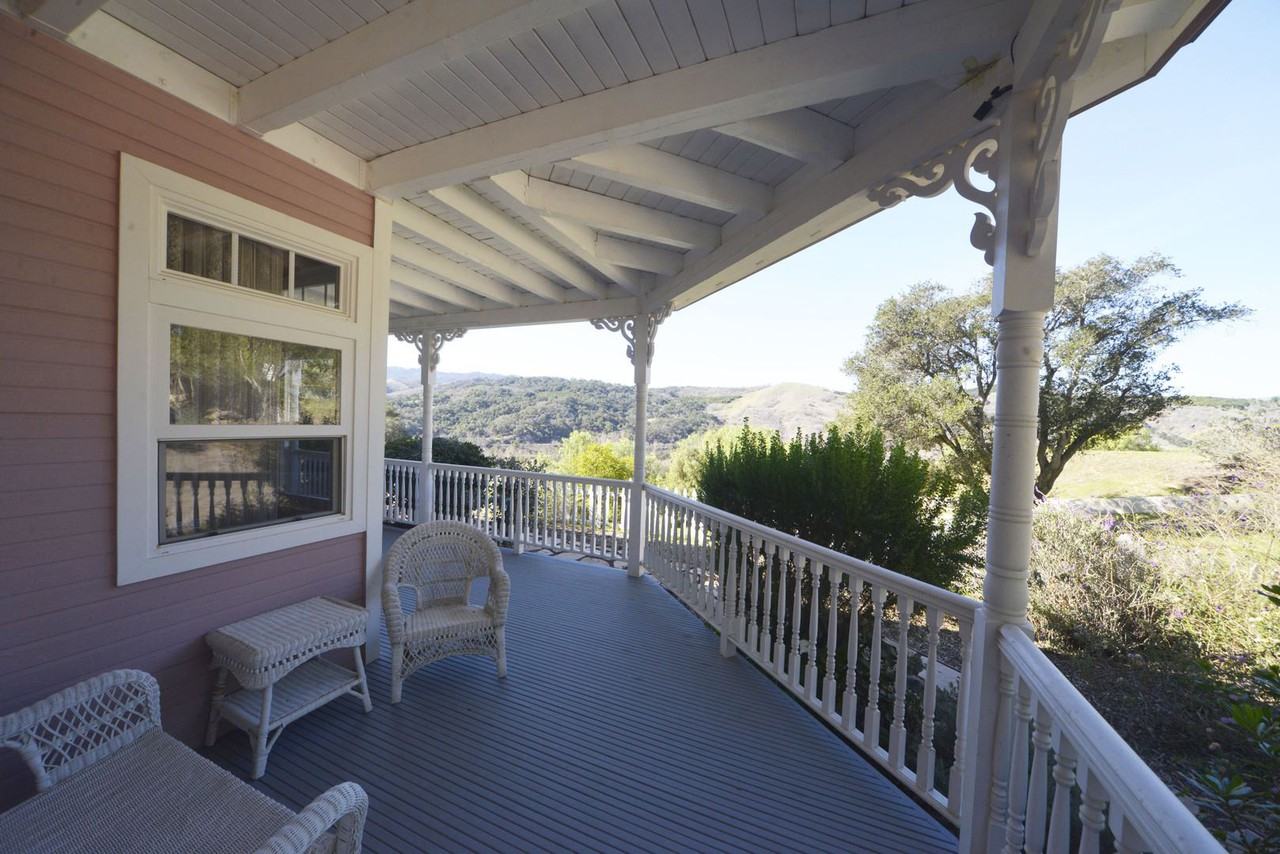 971 Larmier Ave - Photo 3 of 28