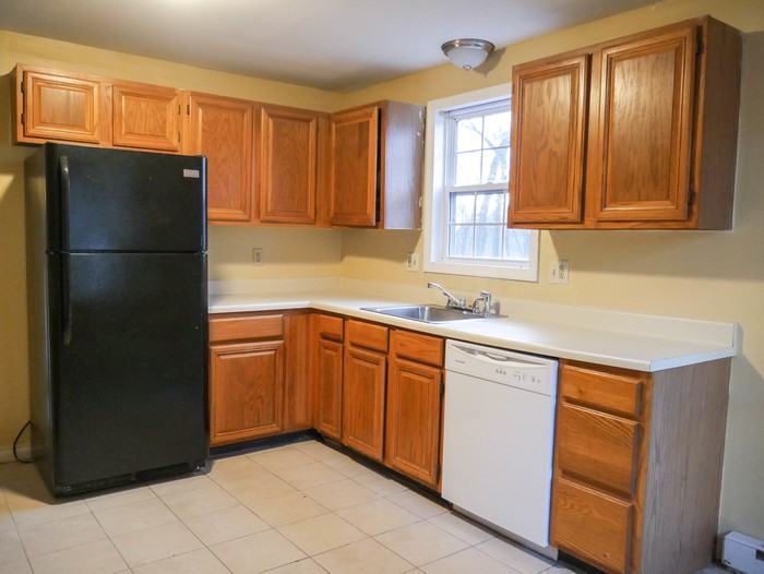 15-17 Otis Ct - Photo 3 of 7