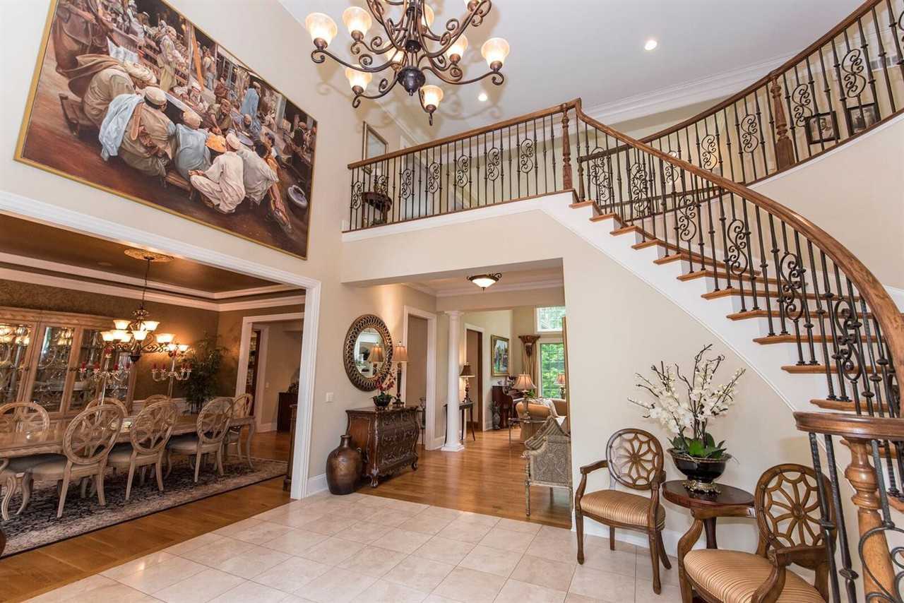 8925 Whisperinghill Dr - Photo 3 of 19