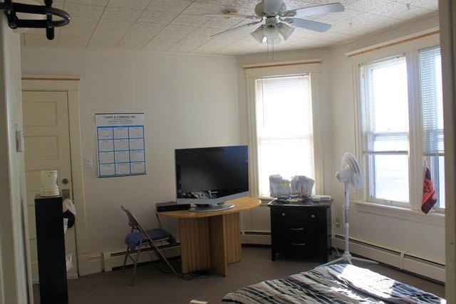 526 Austin Ave #2B - Photo 2 of 9