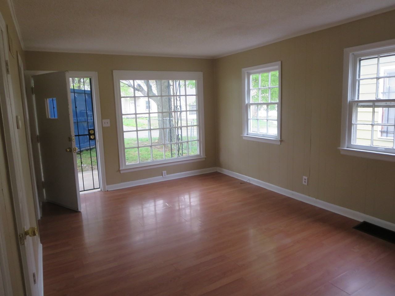 4412 Myrtle Ave - Photo 3 of 6