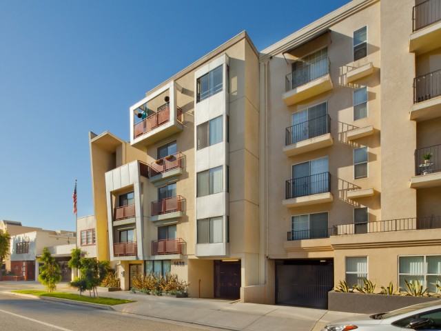 1432 7th St - Photo 2 of 10