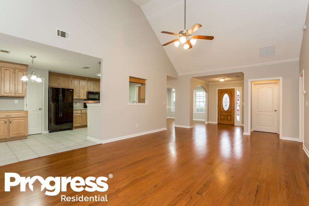 3028 Lincoln Log Way - Photo 3 of 15