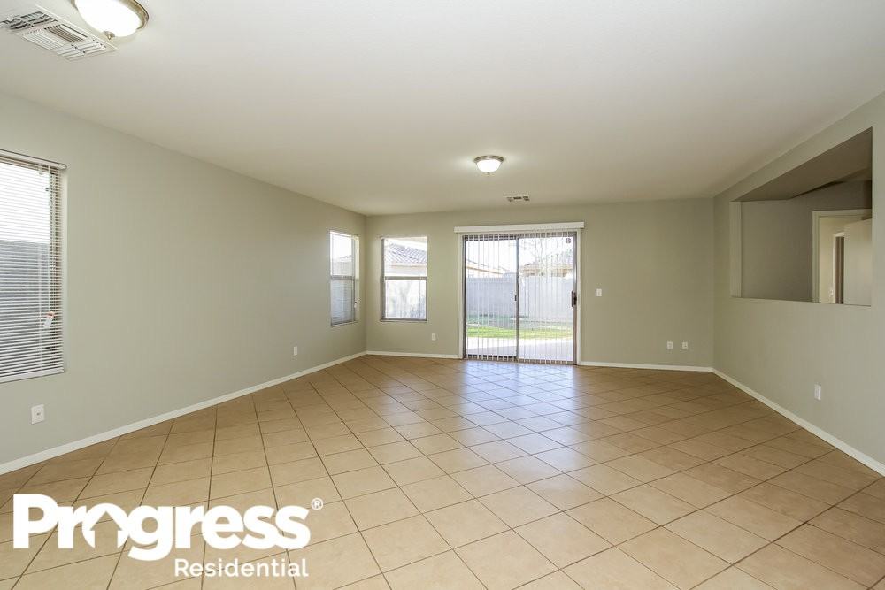 10513 W Angels Ln - Photo 2 of 15