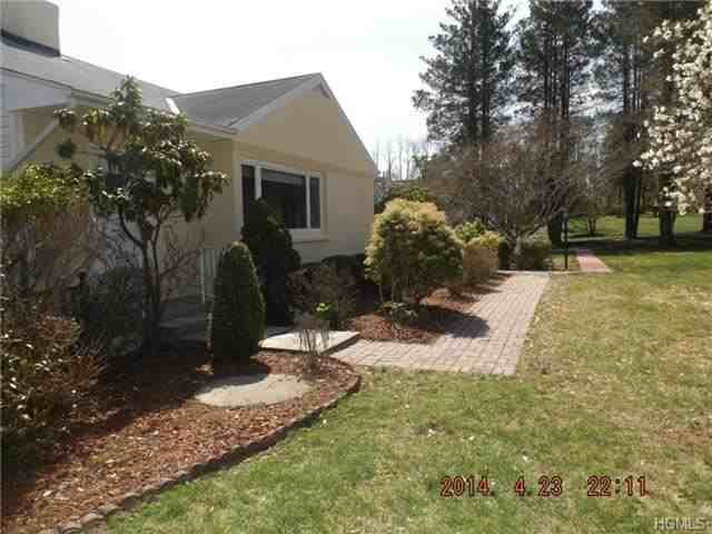 4 Otha Dr - Photo 2 of 19