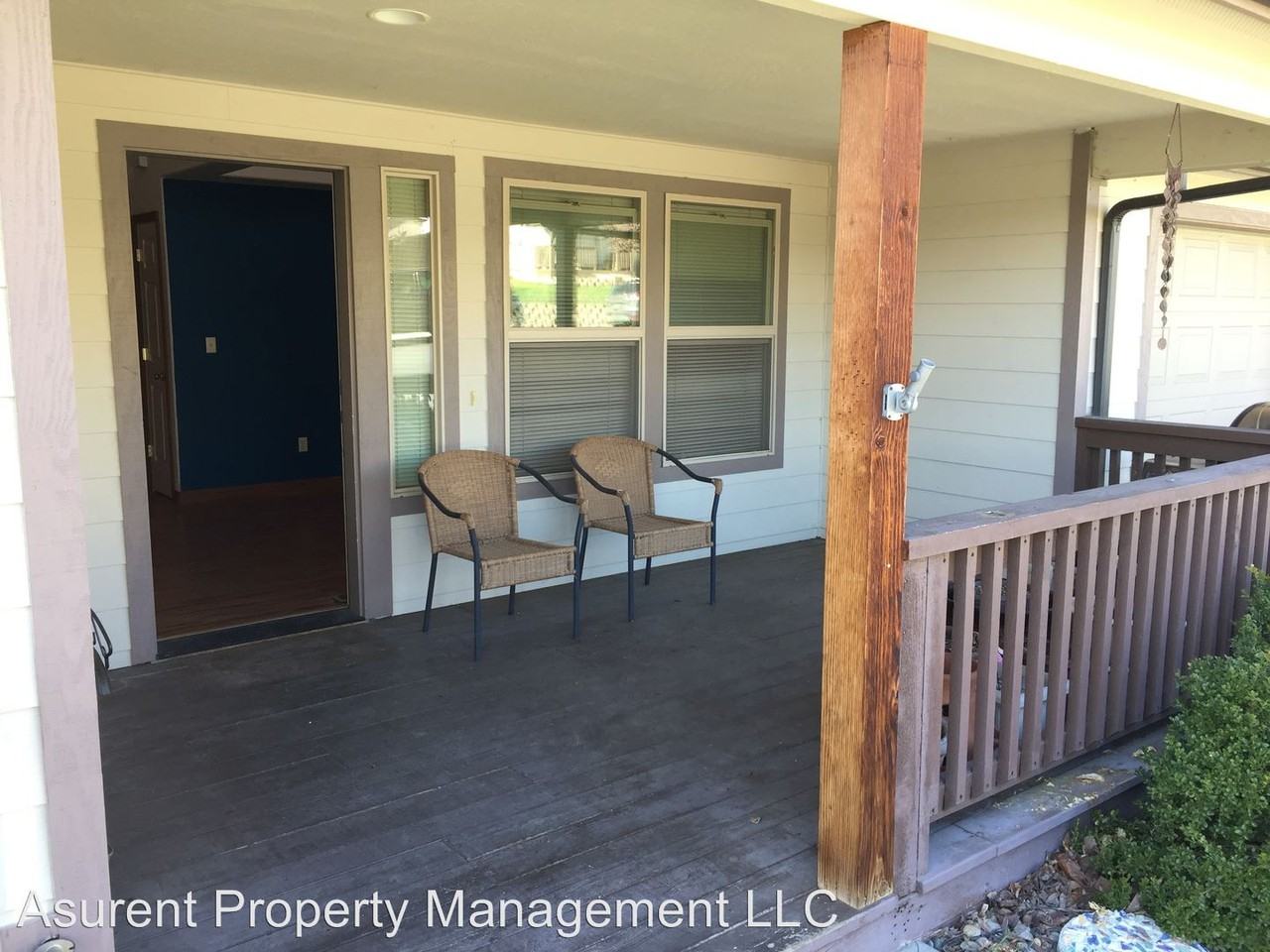 213 Northview Dr - Photo 2 of 17