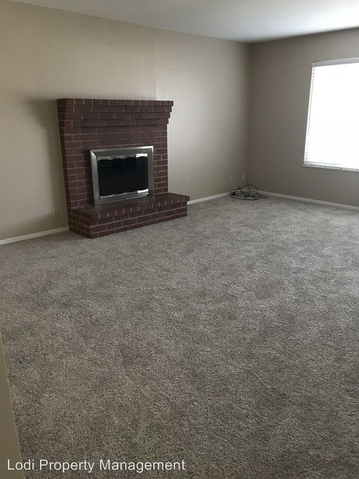 1112 Tamarack Dr - Photo 3 of 22