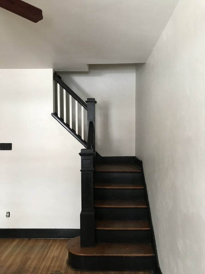 110 Sarah St - Photo 3 of 11