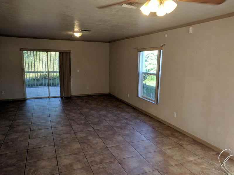 862 Zana Dr - Photo 2 of 13