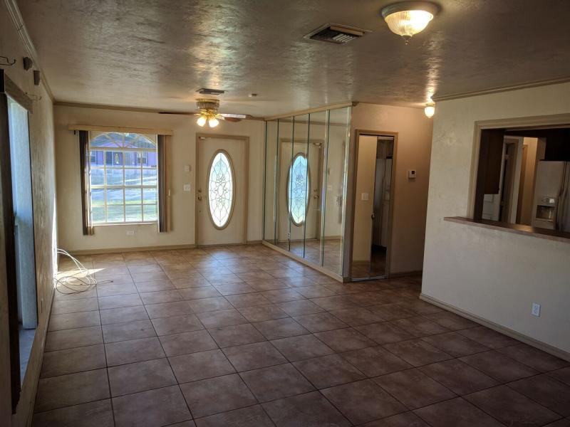 862 Zana Dr - Photo 3 of 13