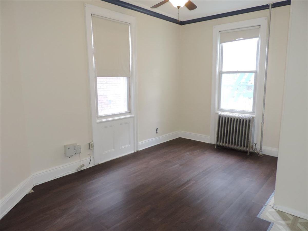21 49th St #2 - Photo 3 of 8
